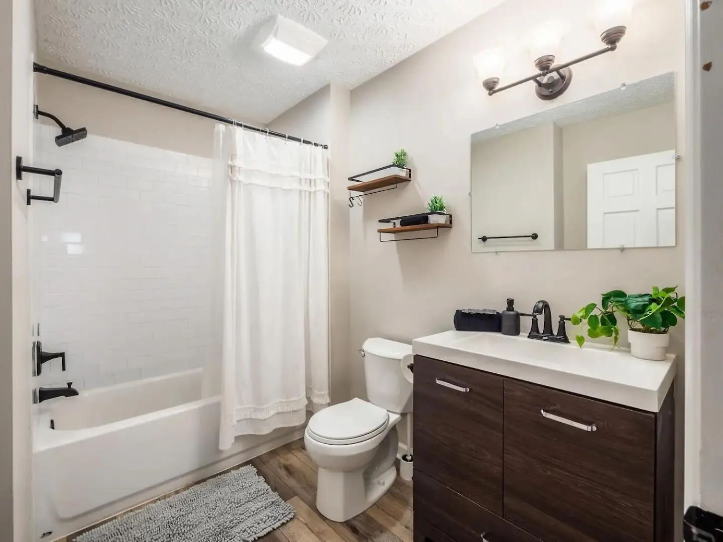 بيت للعطل فيلا Urban Oasis W Hot Tub Near Downtown & Arena District كولومبوس